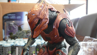 Illustration for article titled Getting Very Close To Halo 4's Master Chief (And Friends)